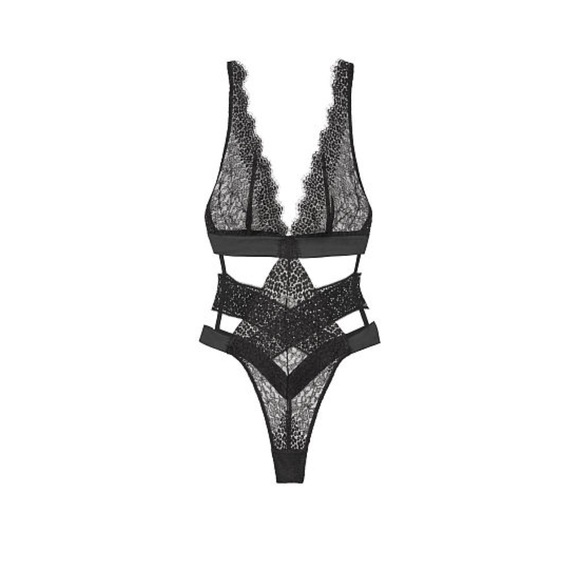 🖤Victoria’s Secret black lace teddy🖤 - Picture 4 of 10